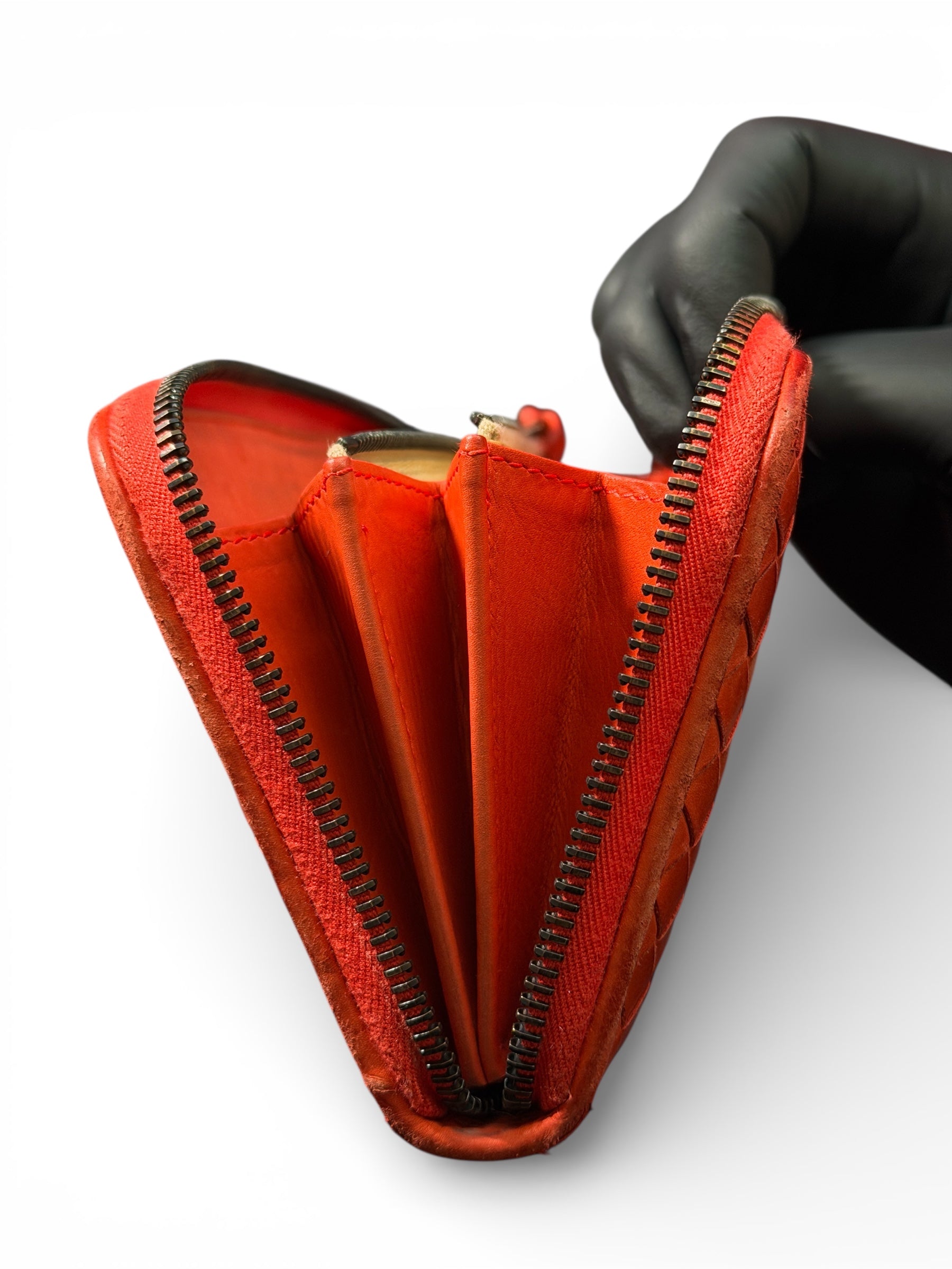 BOTTEGA VENETA INTRECCIATO PICCOLO ZIP AROUND WALLET