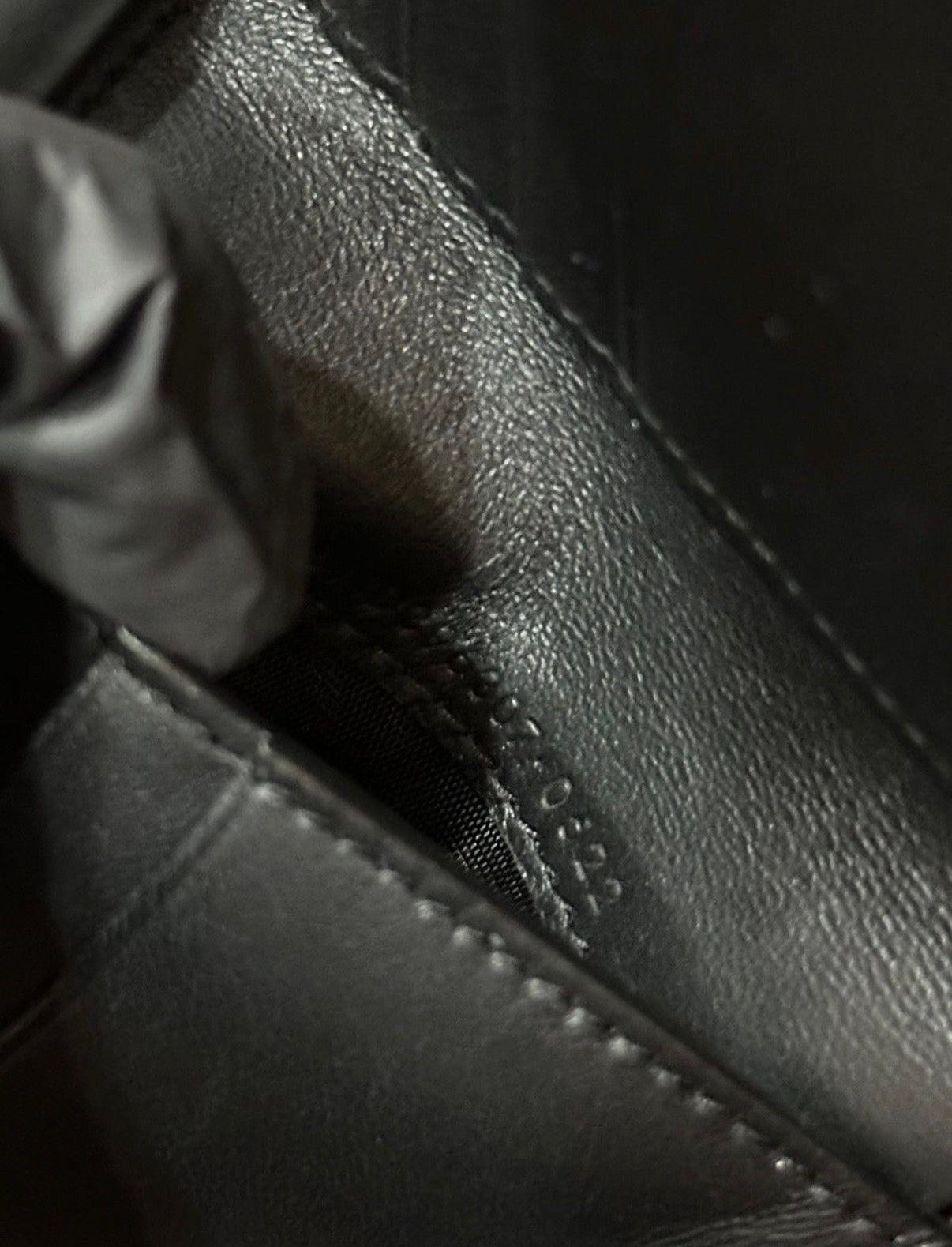 SAINT LAURENT PARIS EAST/WEST CROCODILE LEATHER BIFOLD WALLET