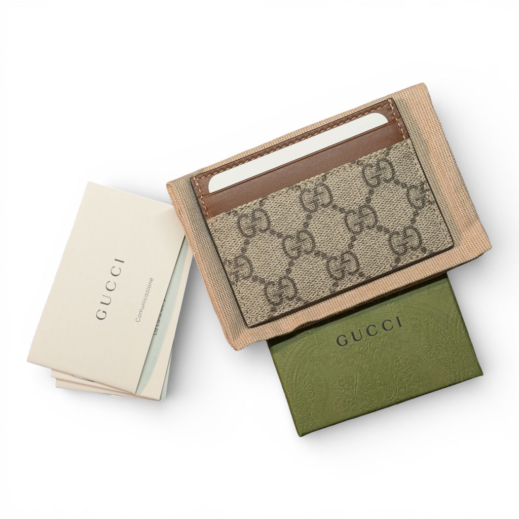GUCCI GG EMBLEM CARD CASE