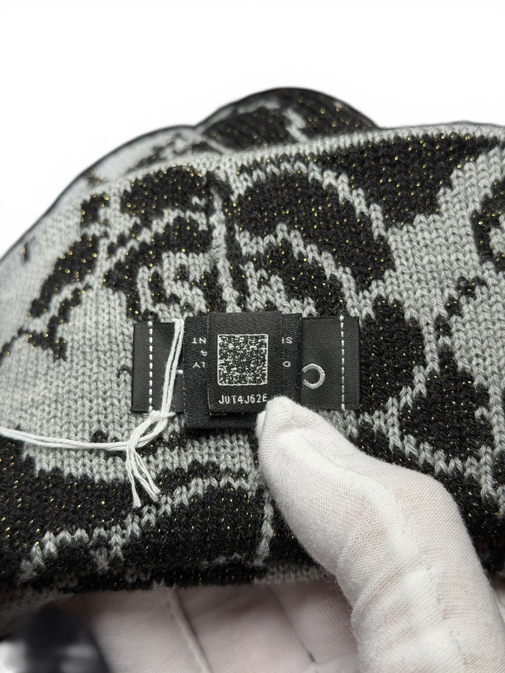 CHANEL CLOCHE 25A CAMELLIA REVERSIBLE BEANIE