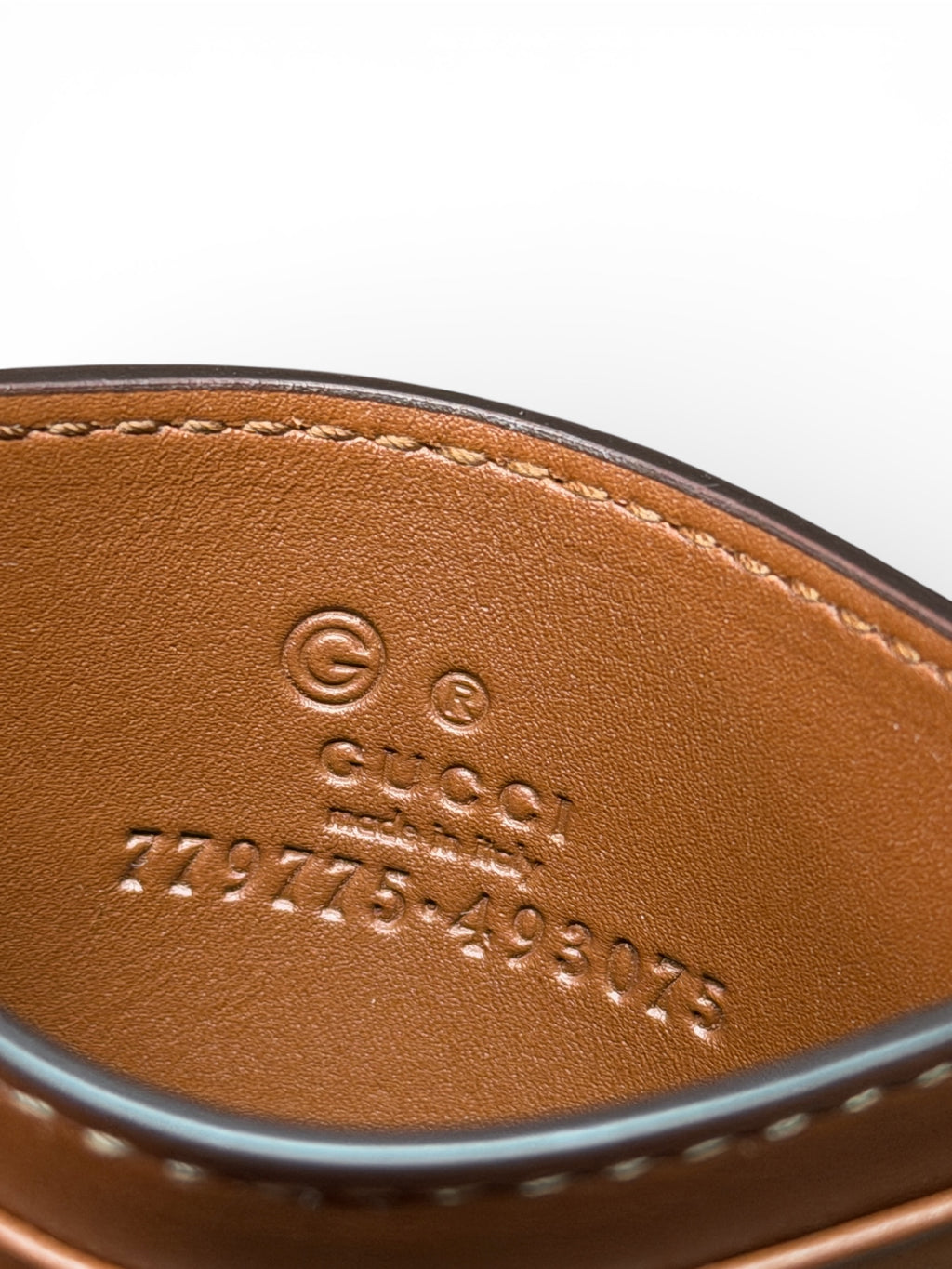 GUCCI GG EMBLEM CARD CASE
